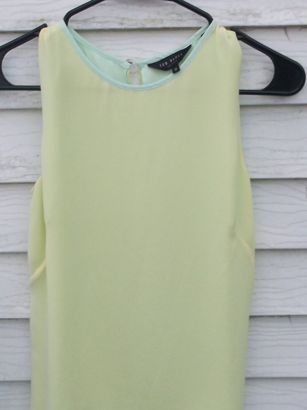 Ted Baker London Light Yellow Sleeveless Blouse – Size 0, Lightweight, Like New